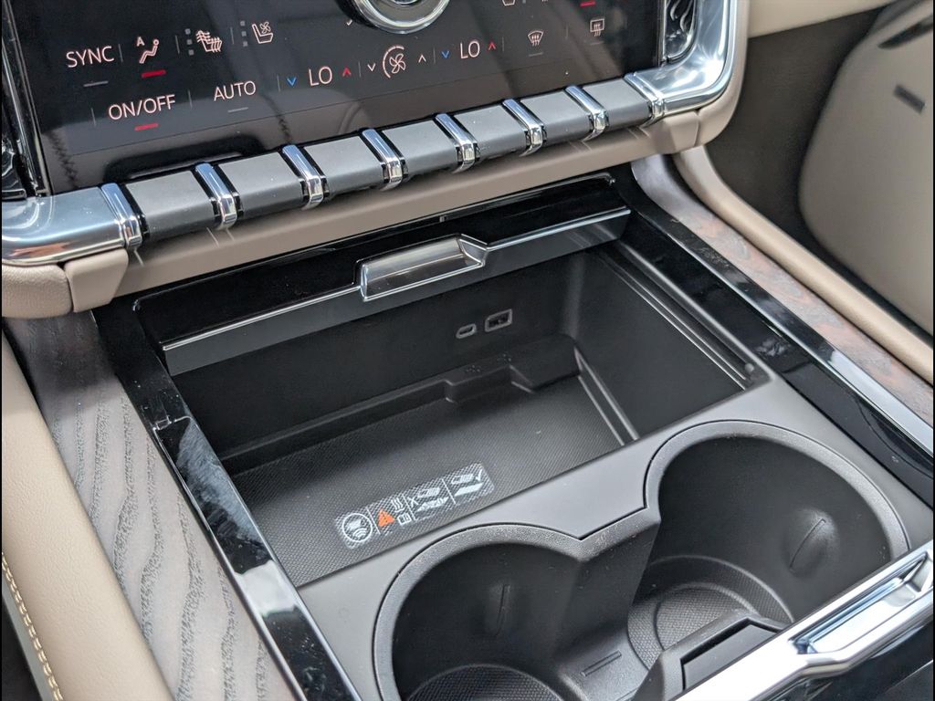 2026 GMC Yukon Denali - Photo 12