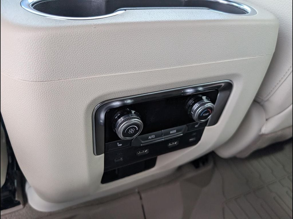 2026 GMC Yukon Denali - Photo 15