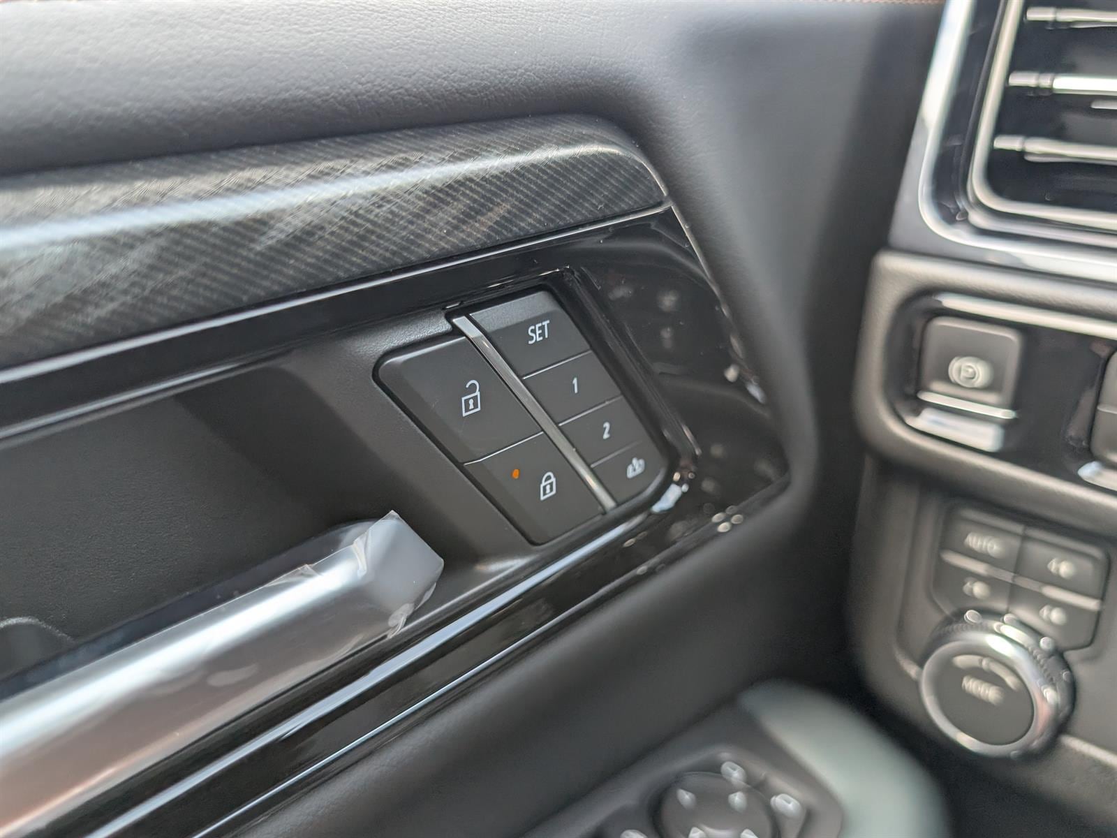 2026 GMC Yukon AT4 - Photo 7