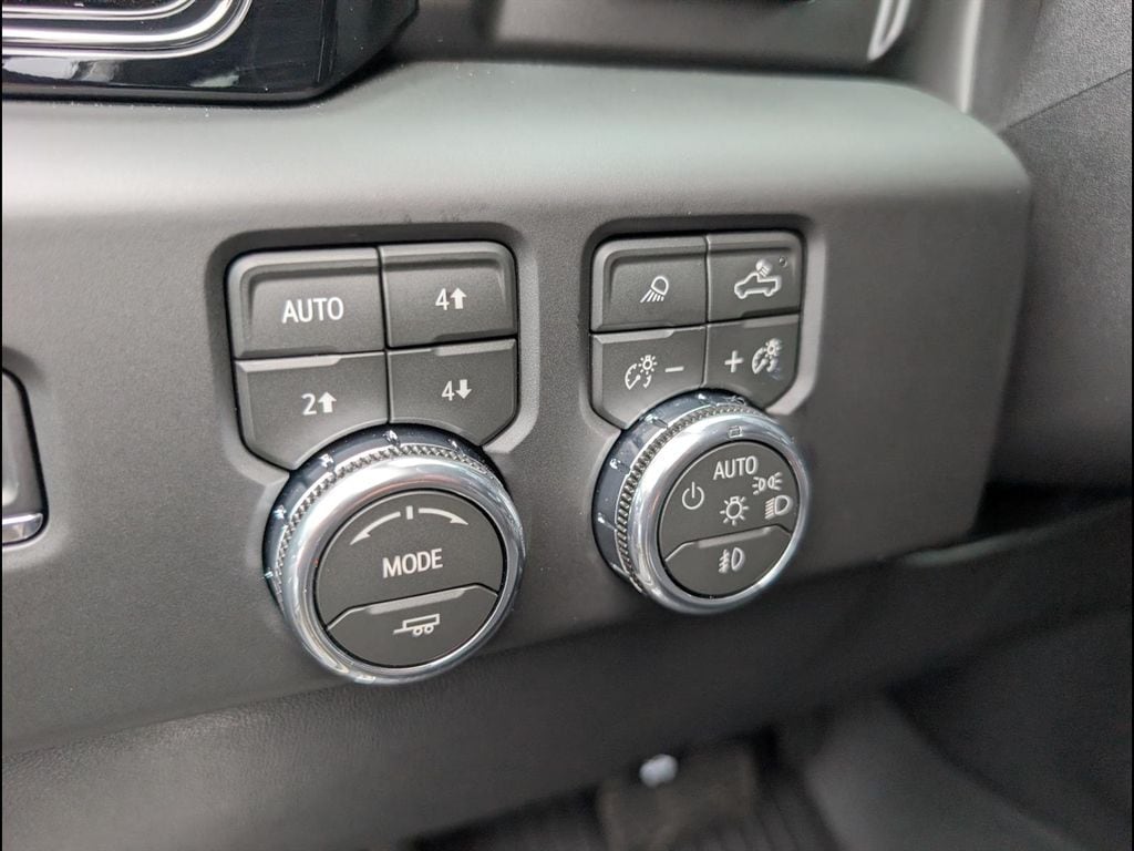 2026 GMC Sierra 1500 AT4X - Photo 9