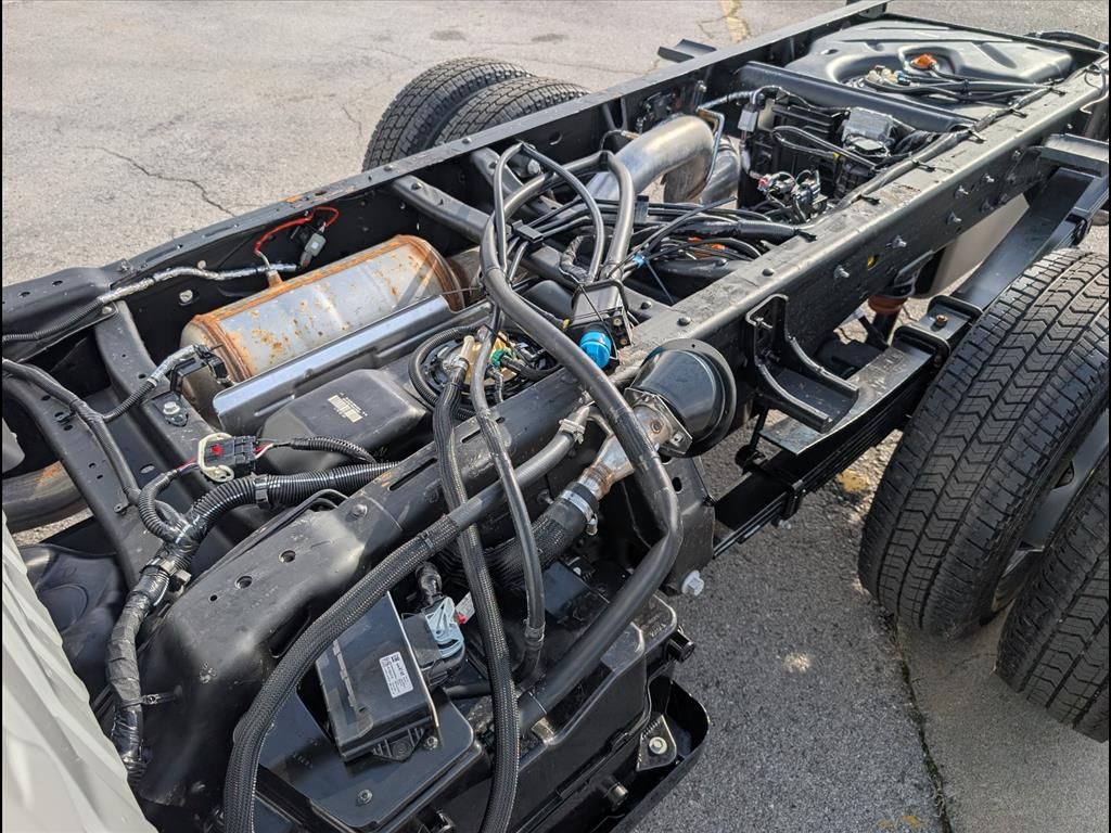 2026 GMC Sierra 3500 Chassis Cab Pro - Photo 15