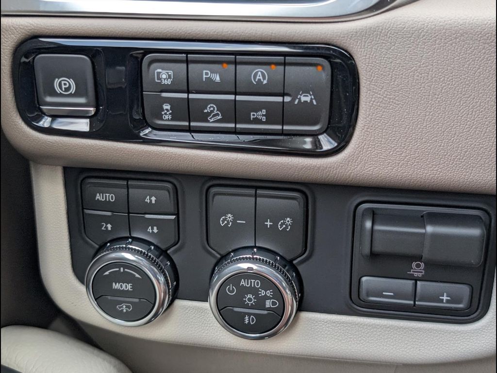 2026 GMC Yukon XL Denali - Photo 14