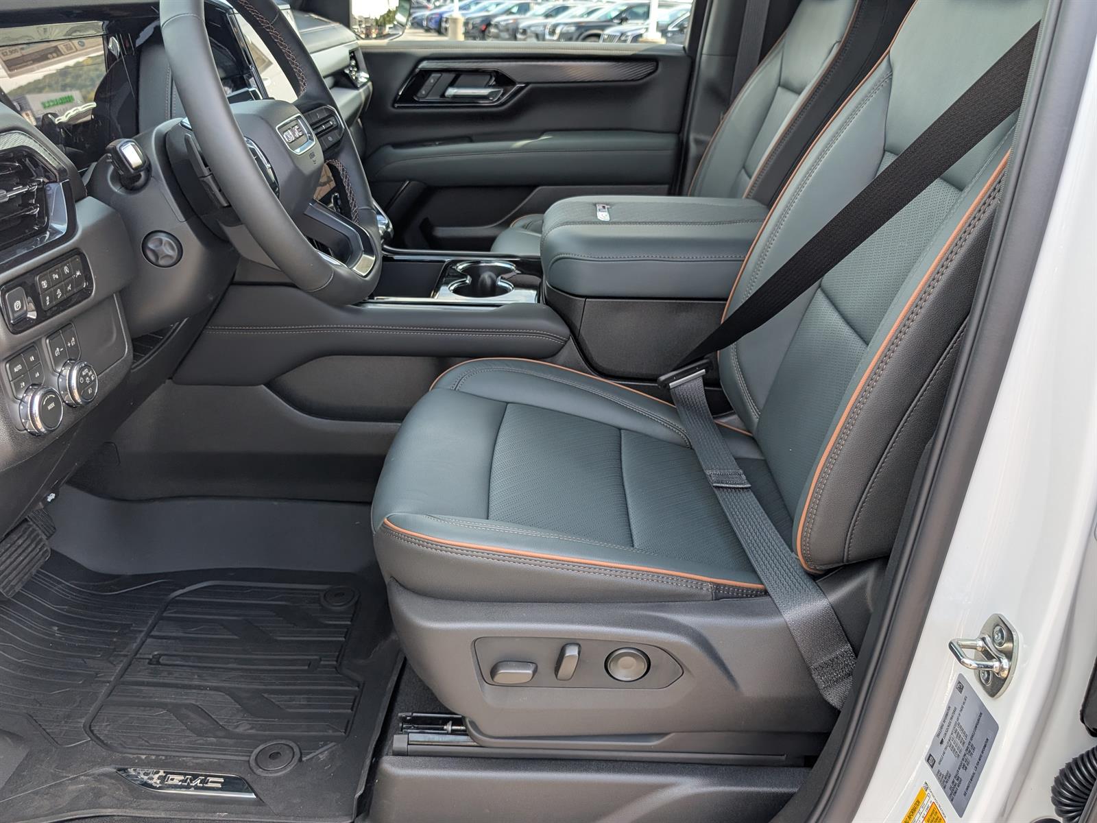 2026 GMC Yukon AT4 - Photo 11