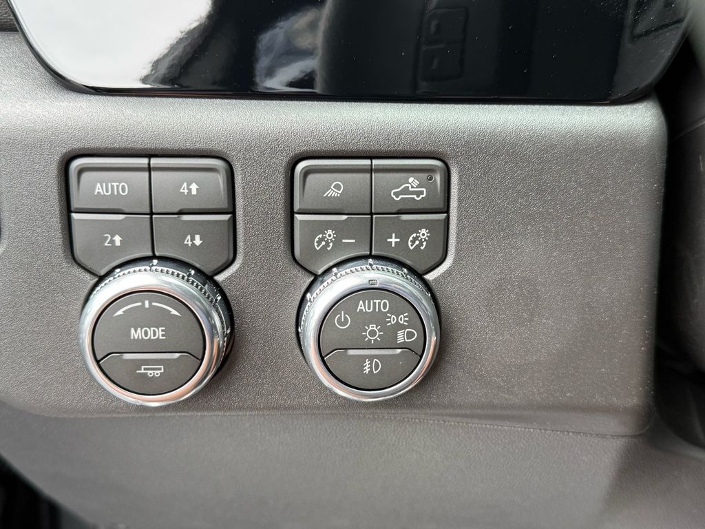 2026 GMC Sierra 1500 SLT - Photo 13