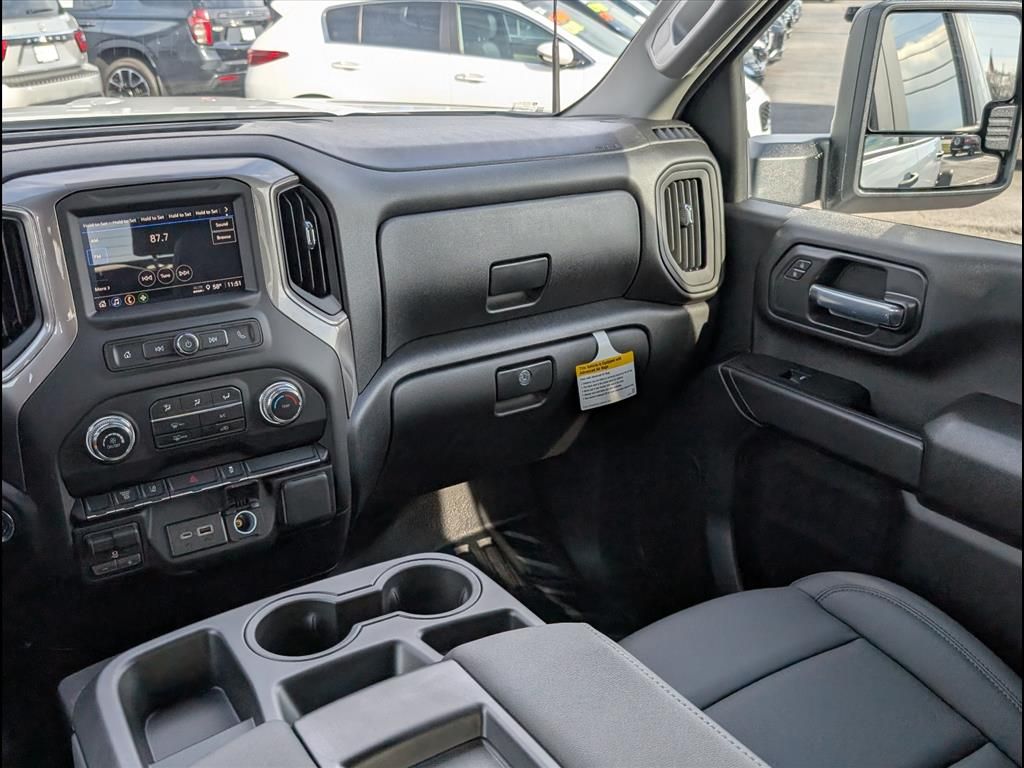 2026 GMC Sierra 3500 Chassis Cab Pro - Photo 7