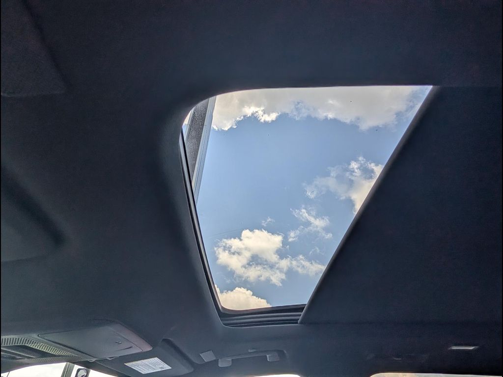 2026 GMC Acadia AT4 - Photo 9