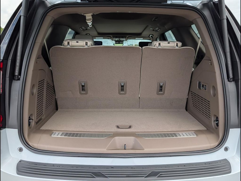 2026 GMC Yukon Denali - Photo 16