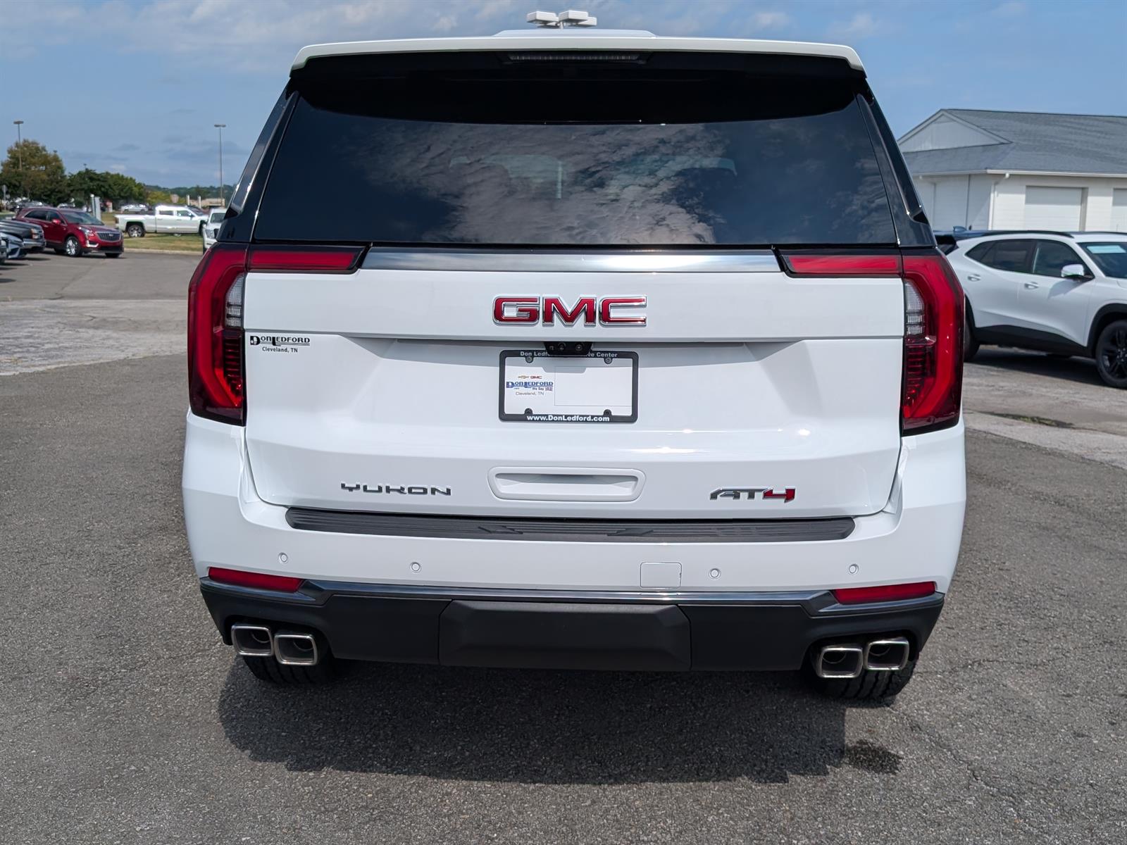 2026 GMC Yukon AT4 - Photo 14