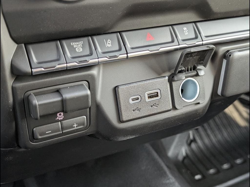 2026 GMC Sierra 3500 Chassis Cab Pro - Photo 8