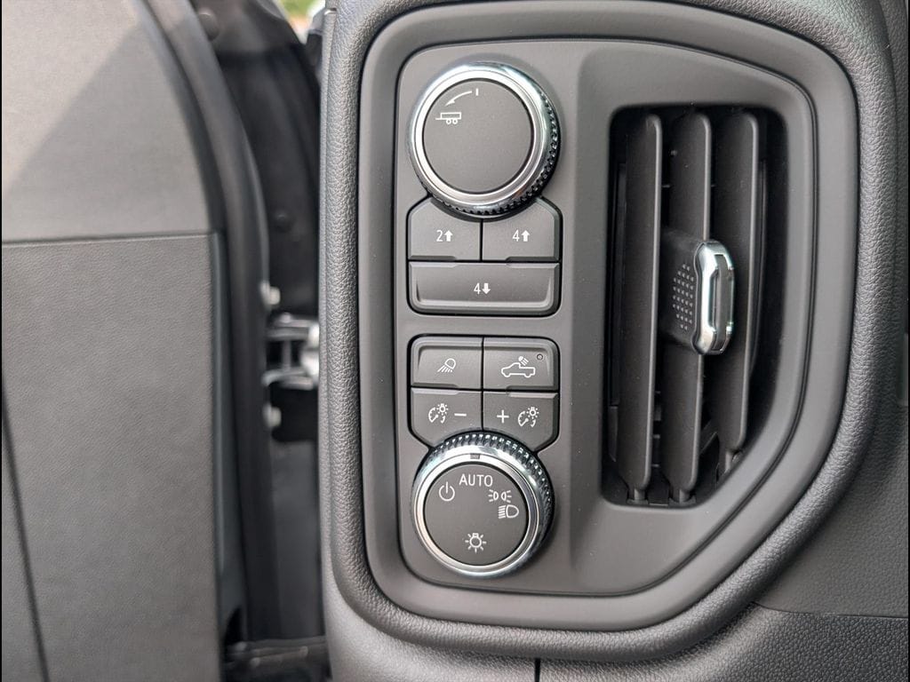 2026 GMC Sierra 3500HD Pro - Photo 9