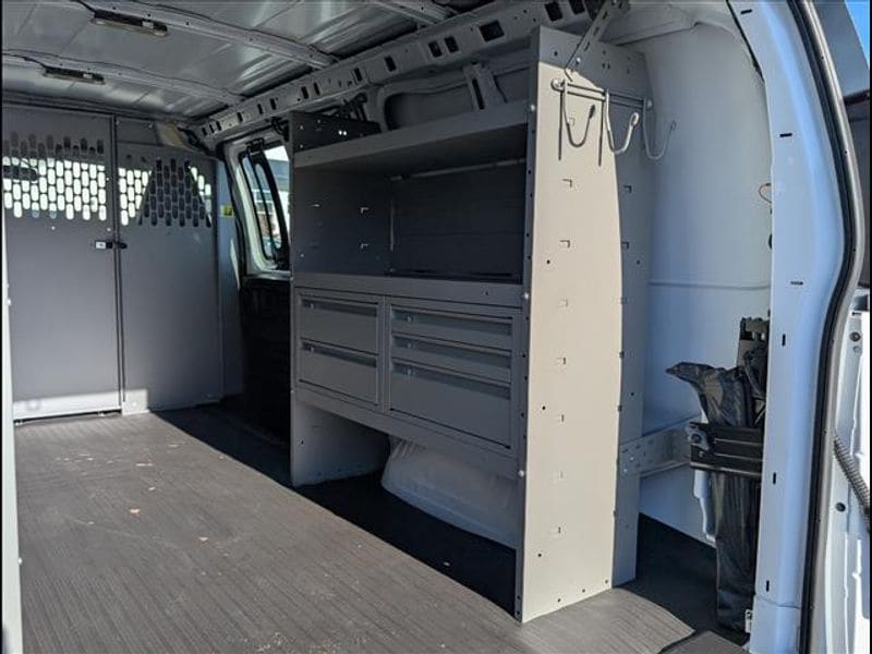 2025 GMC Savana Cargo Work Van - Photo 13