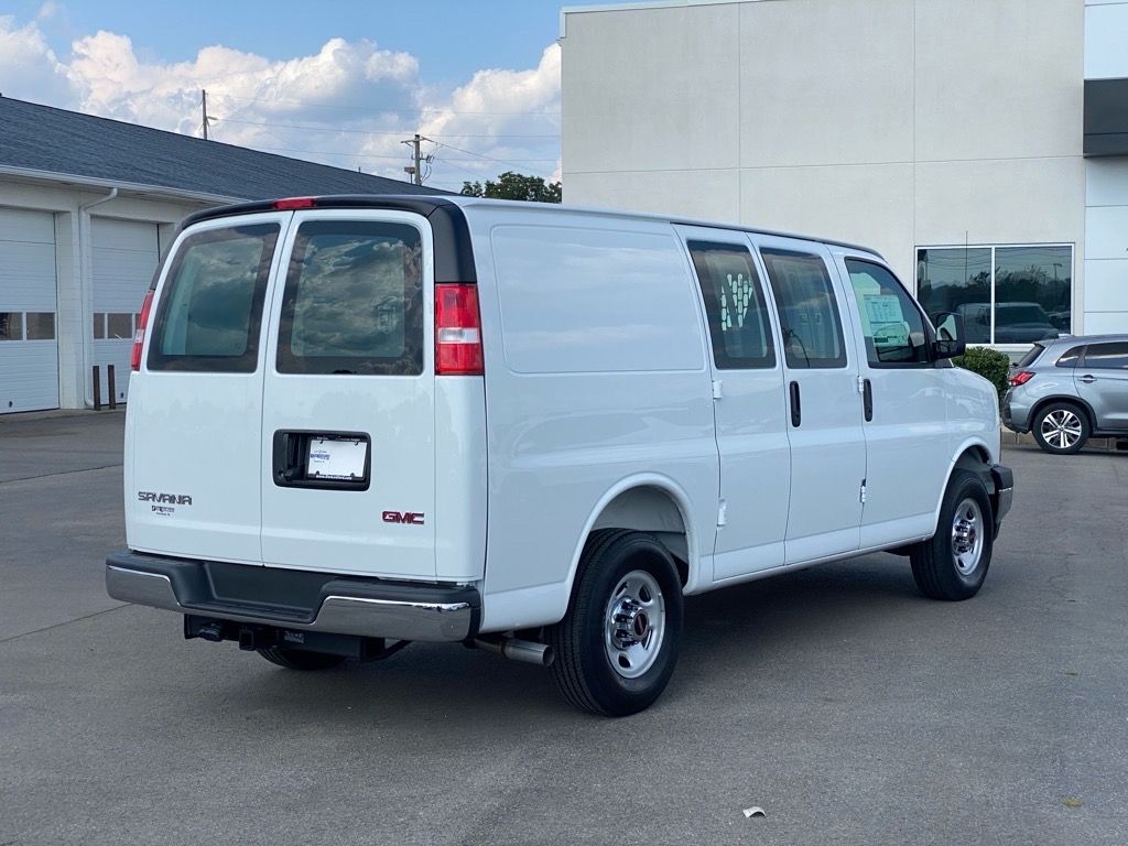 2025 GMC Savana Cargo Work Van - Photo 7