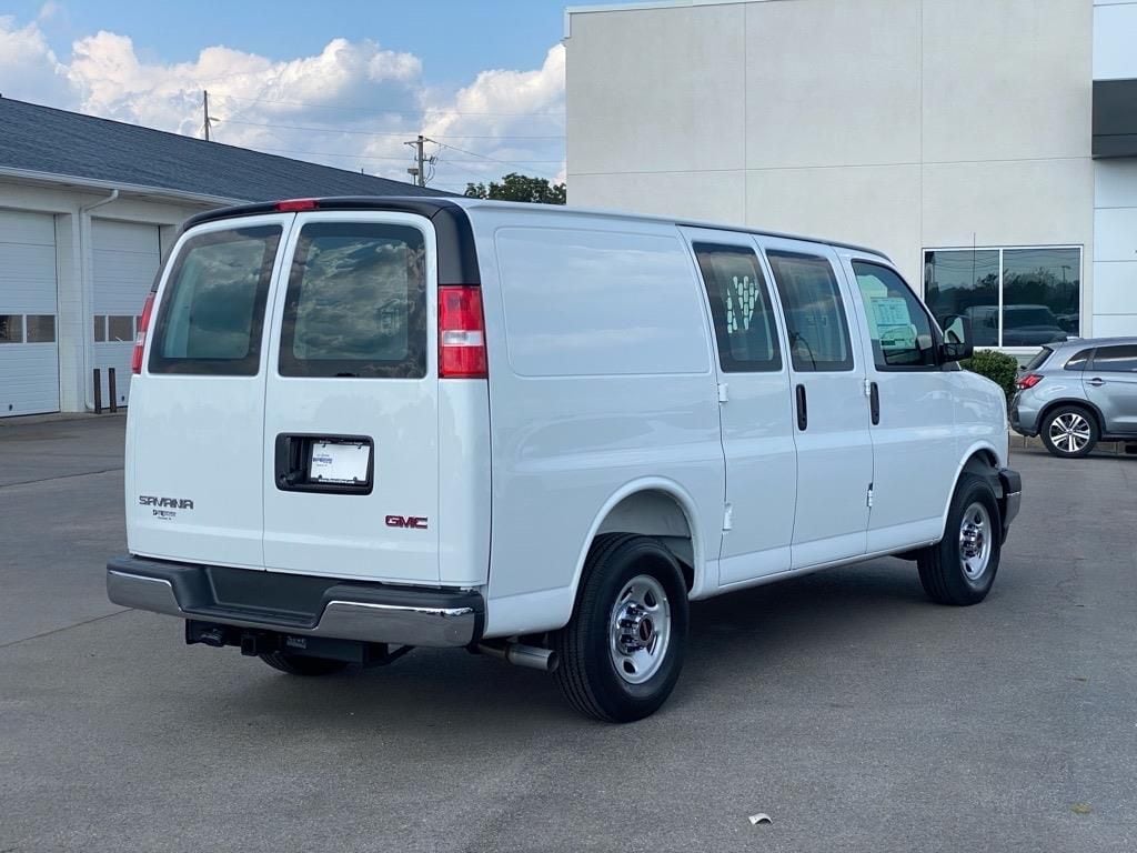 2025 GMC Savana Cargo Work Van - Photo 10