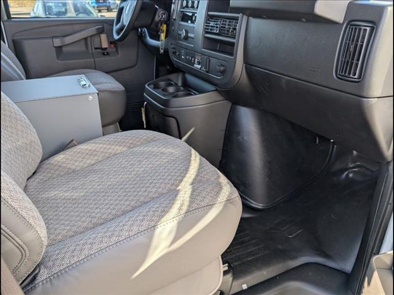 2025 GMC Savana Cargo Work Van - Photo 15
