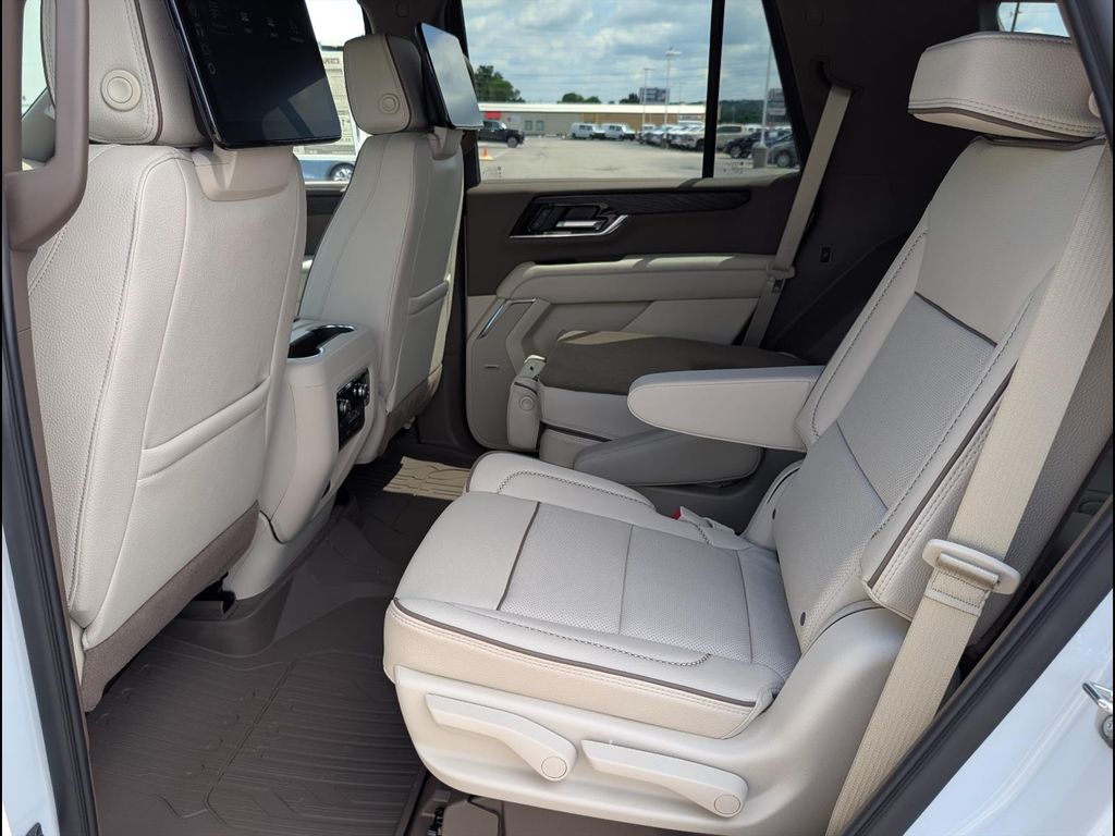 2026 GMC Yukon Denali - Photo 11
