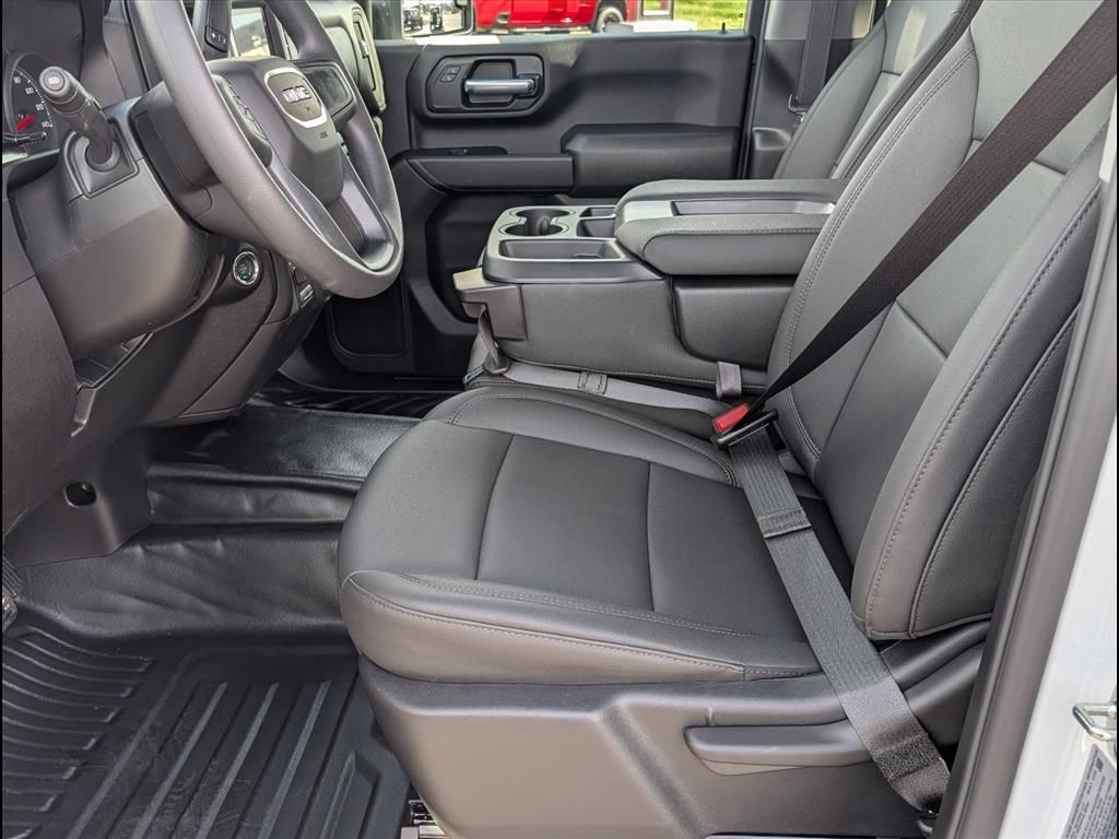 2026 GMC Sierra 3500 Chassis Cab Pro - Photo 10