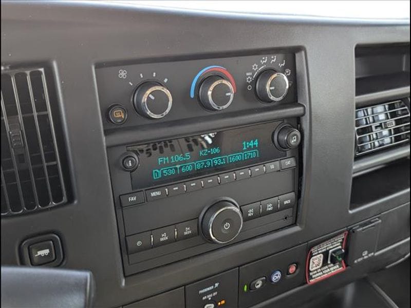2025 GMC Savana Cargo Work Van - Photo 8