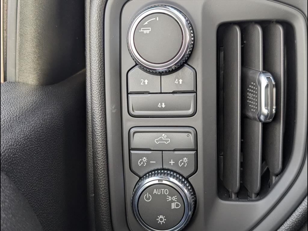 2026 GMC Sierra 3500 Chassis Cab Pro - Photo 9