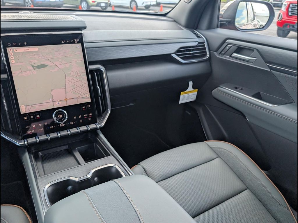 2026 GMC Acadia AT4 - Photo 7