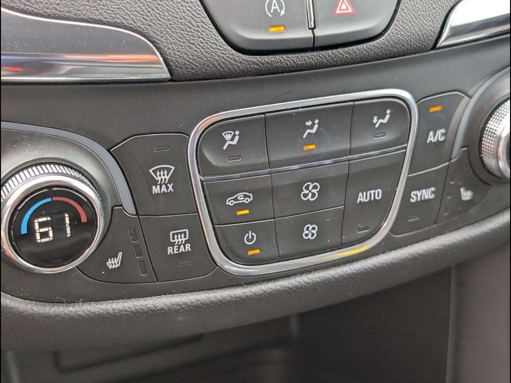 2024 Chevrolet Equinox LT - Photo 12
