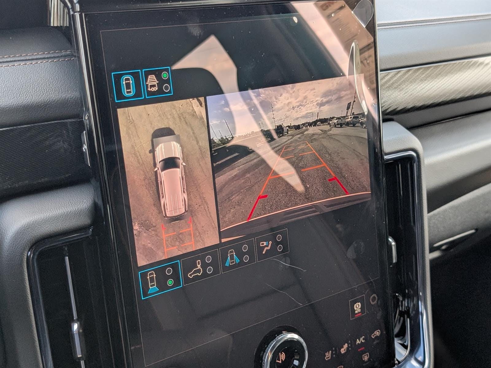 2026 GMC Yukon AT4 - Photo 9
