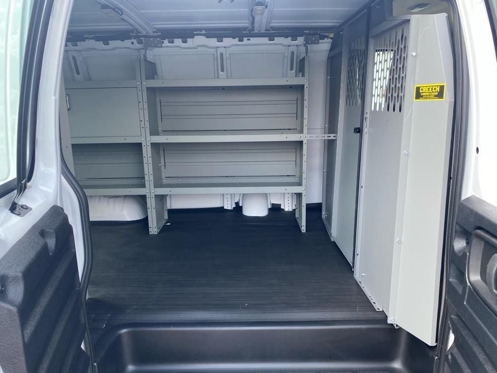 2025 GMC Savana Cargo Work Van - Photo 12