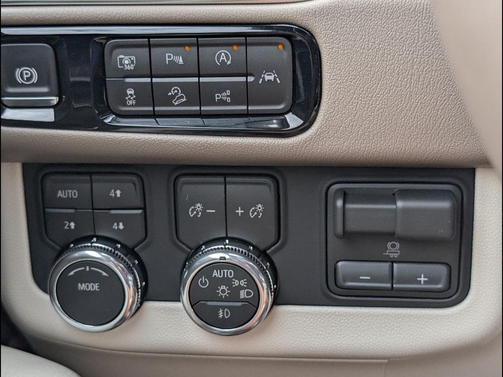 2026 GMC Yukon Denali - Photo 15