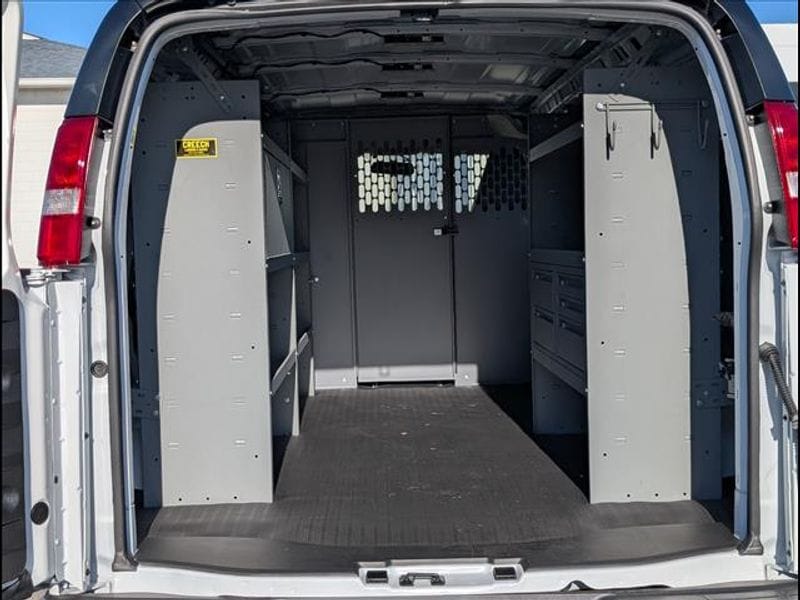 2025 GMC Savana Cargo Work Van - Photo 11