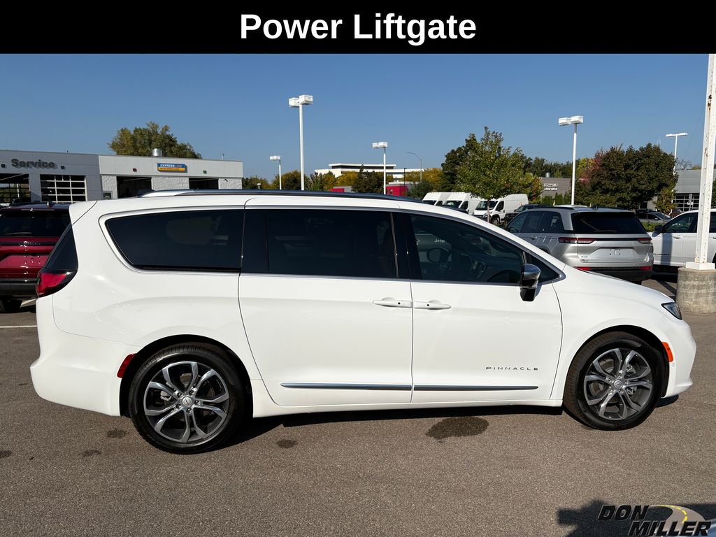 2026 Chrysler Pacifica Pinnacle - Photo 8