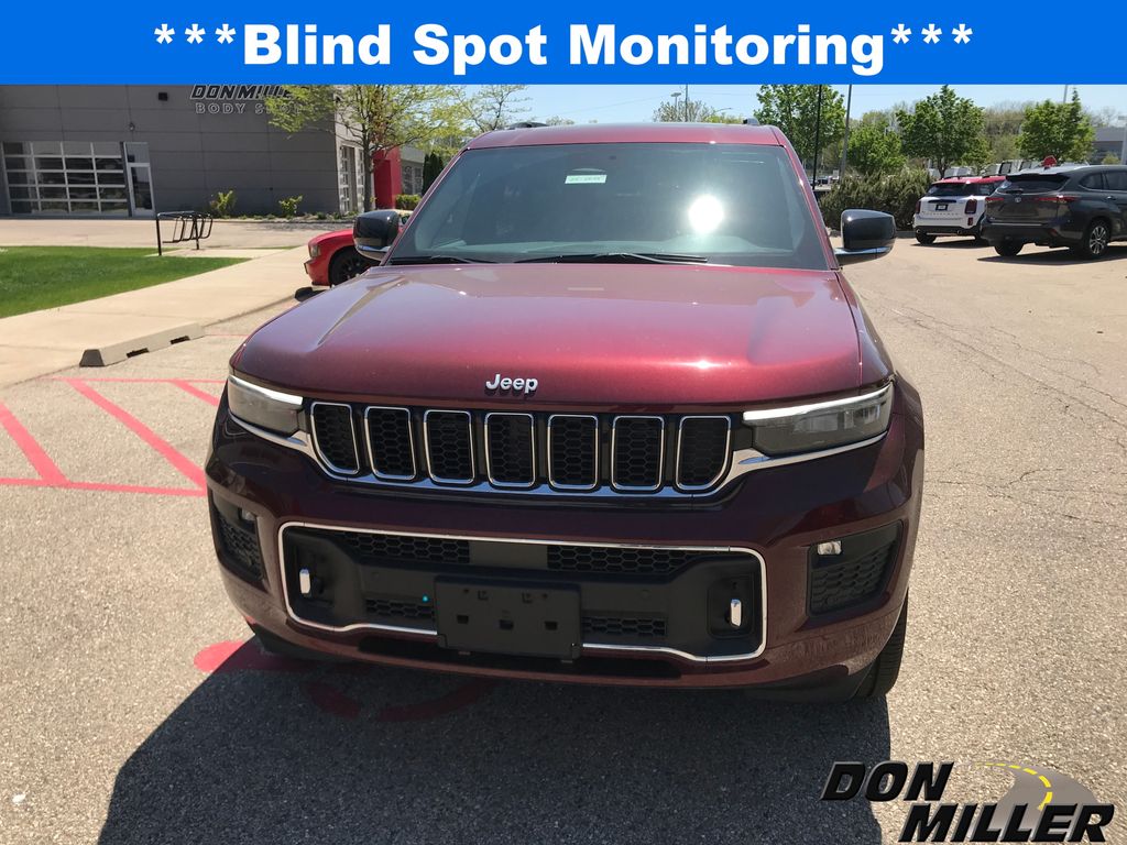 2025 Jeep Grand Cherokee Overland photo 2