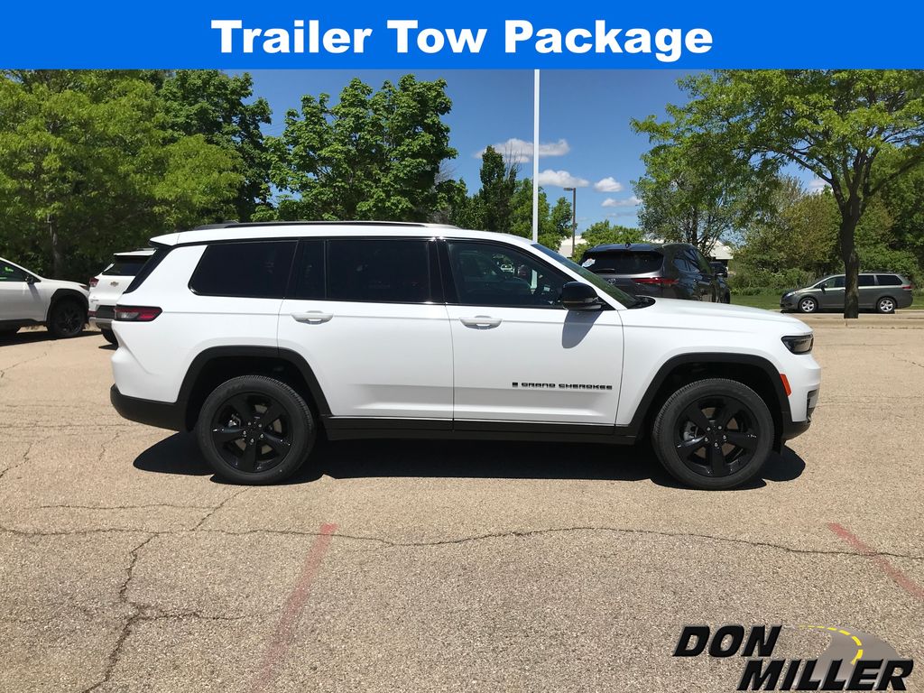 2025 Jeep Grand Cherokee Altitude X photo 3