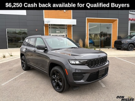 2025 Jeep Grand Cherokee Laredo Sport Utility