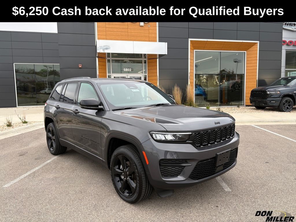 New 2025 Jeep Grand Cherokee Laredo Sport Utility