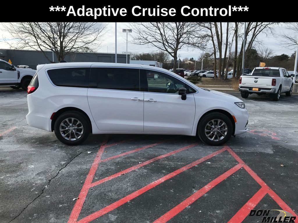 New 2026 Chrysler Pacifica Limited Passenger Van