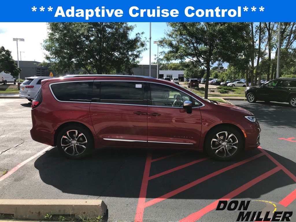 2026 Chrysler Pacifica Pinnacle photo 3