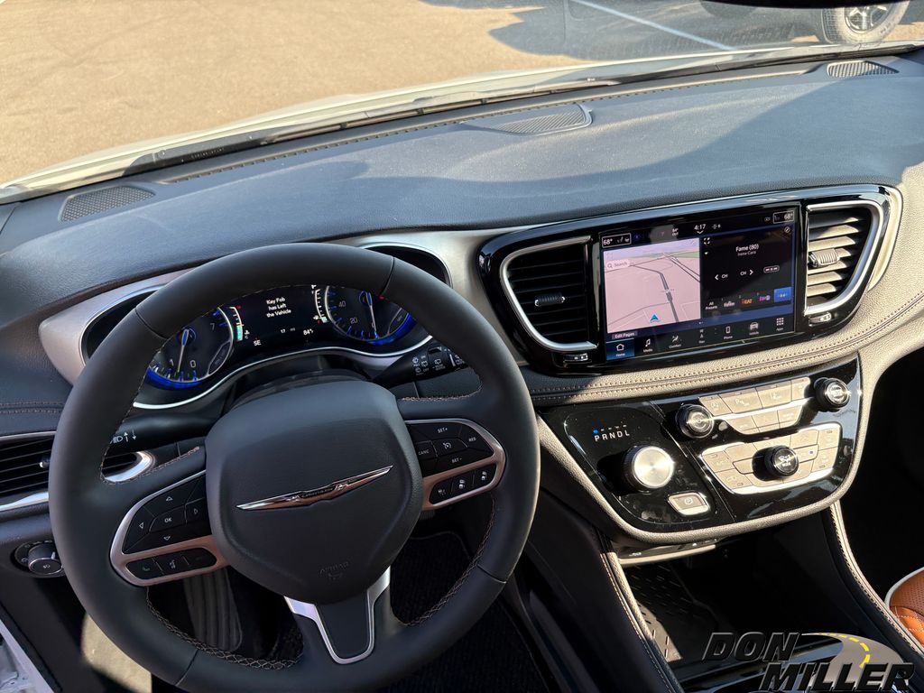 2026 Chrysler Pacifica Pinnacle - Photo 13