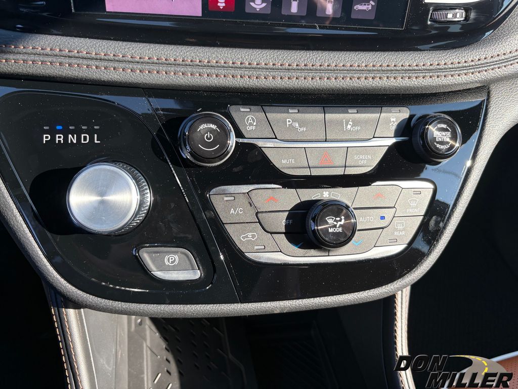 2026 Chrysler Pacifica Pinnacle - Photo 21