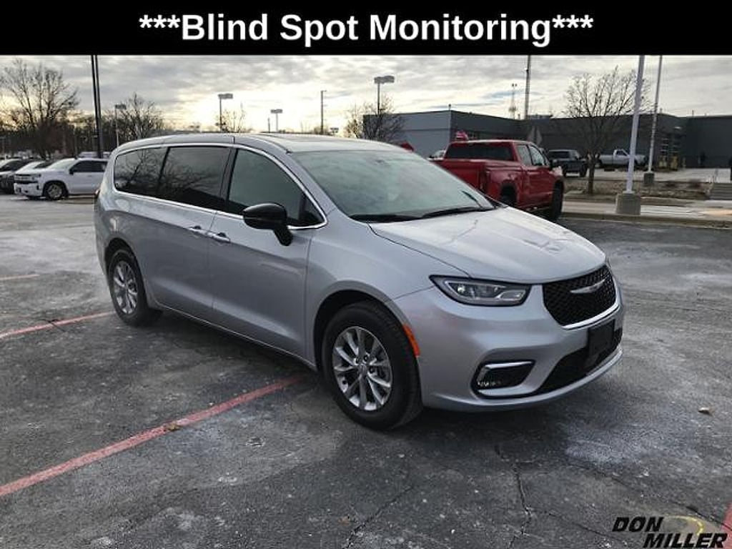 New 2026 Chrysler Pacifica Select AWD Passenger Van