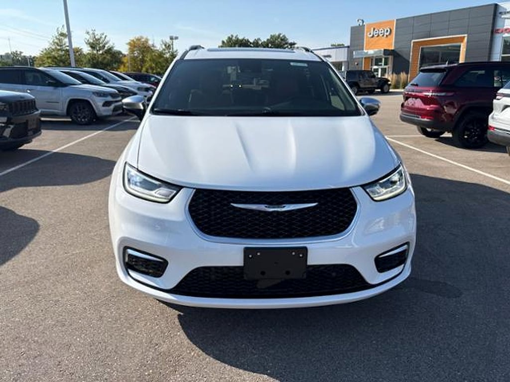 New 2026 Chrysler Pacifica Pinnacle Passenger Van