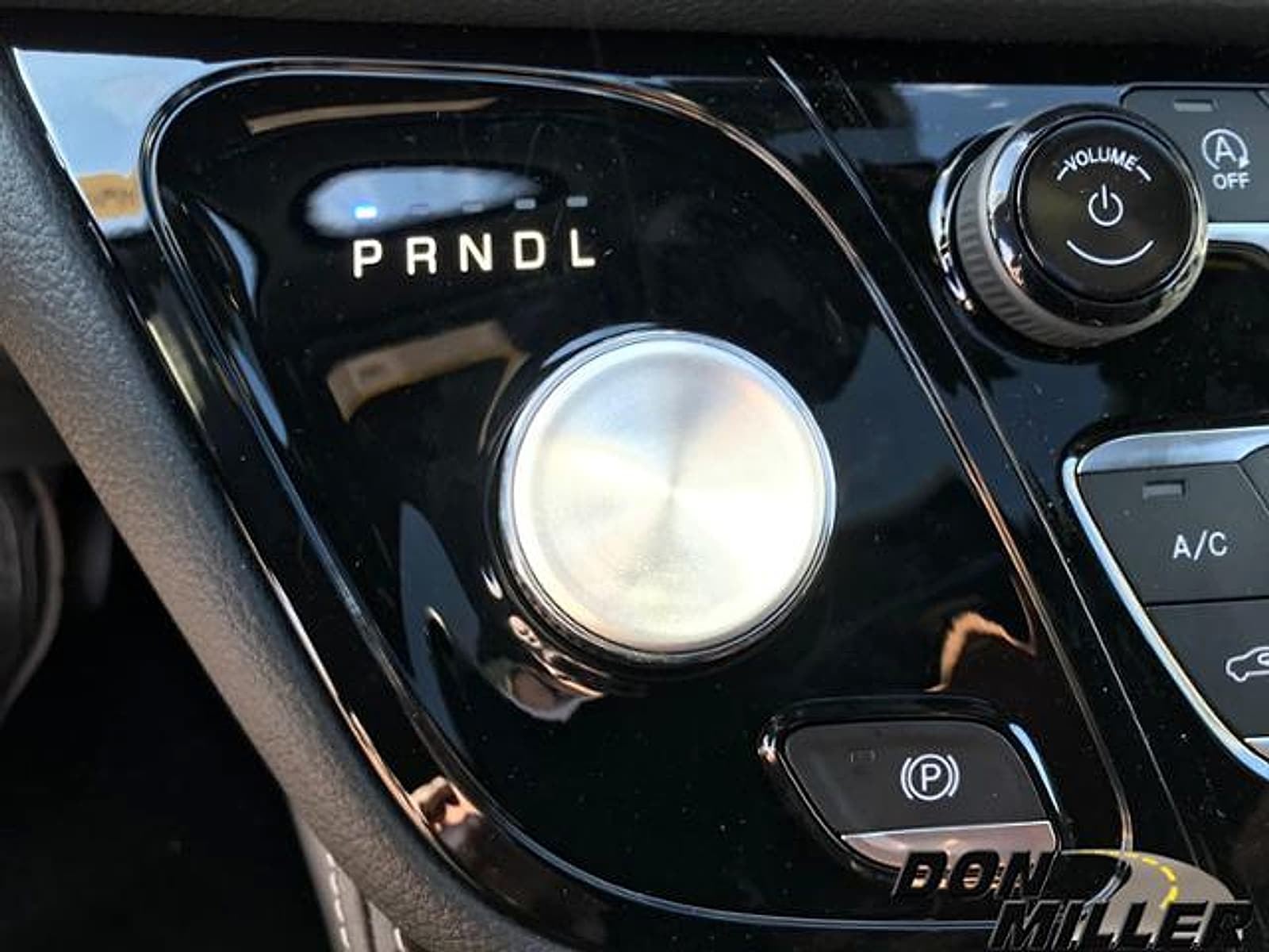 2026 Chrysler Pacifica Limited - Photo 24