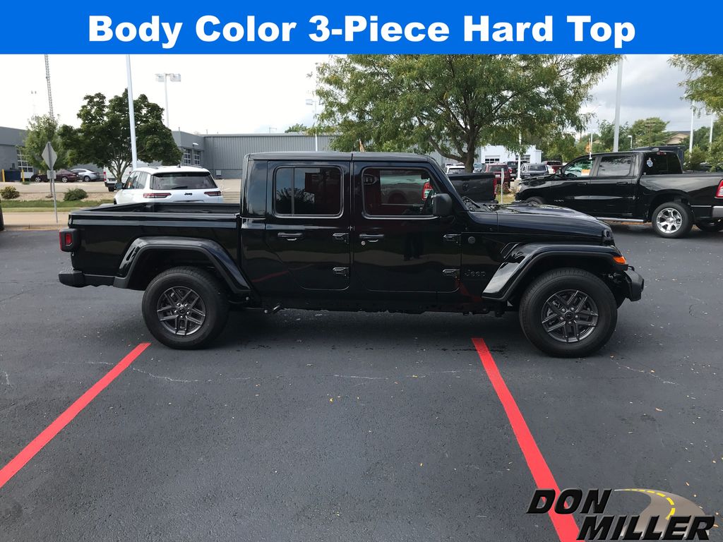 2025 Jeep Gladiator Sport photo 4