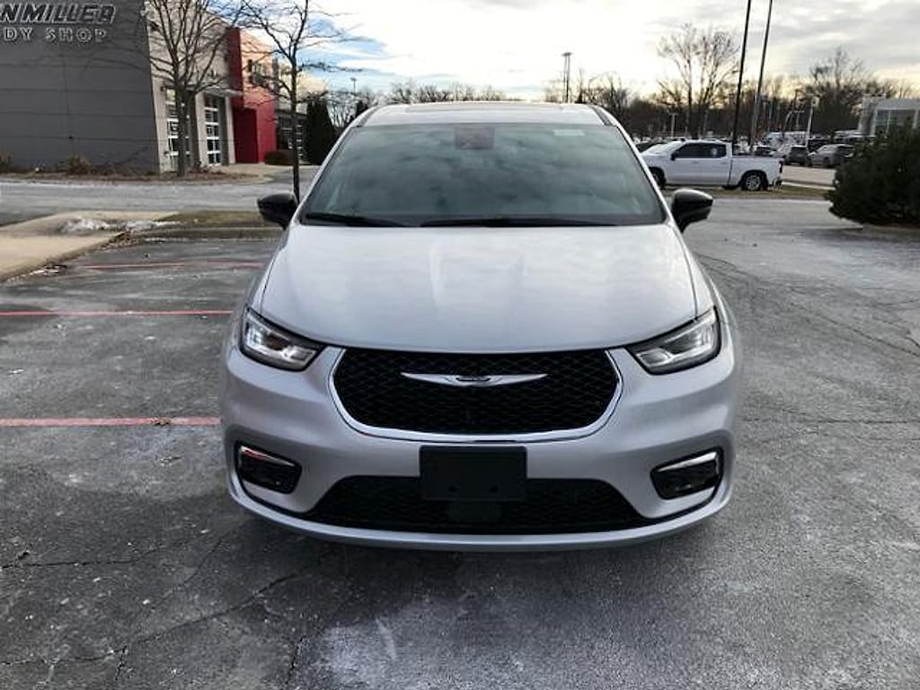 New 2026 Chrysler Pacifica Select AWD Passenger Van