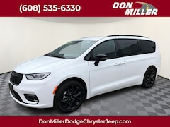 New 2026 Chrysler Pacifica Select Passenger Van 266134 for Lease near Fitchburg, WI, at Don Miller Dodge Chrysler Jeep Ram