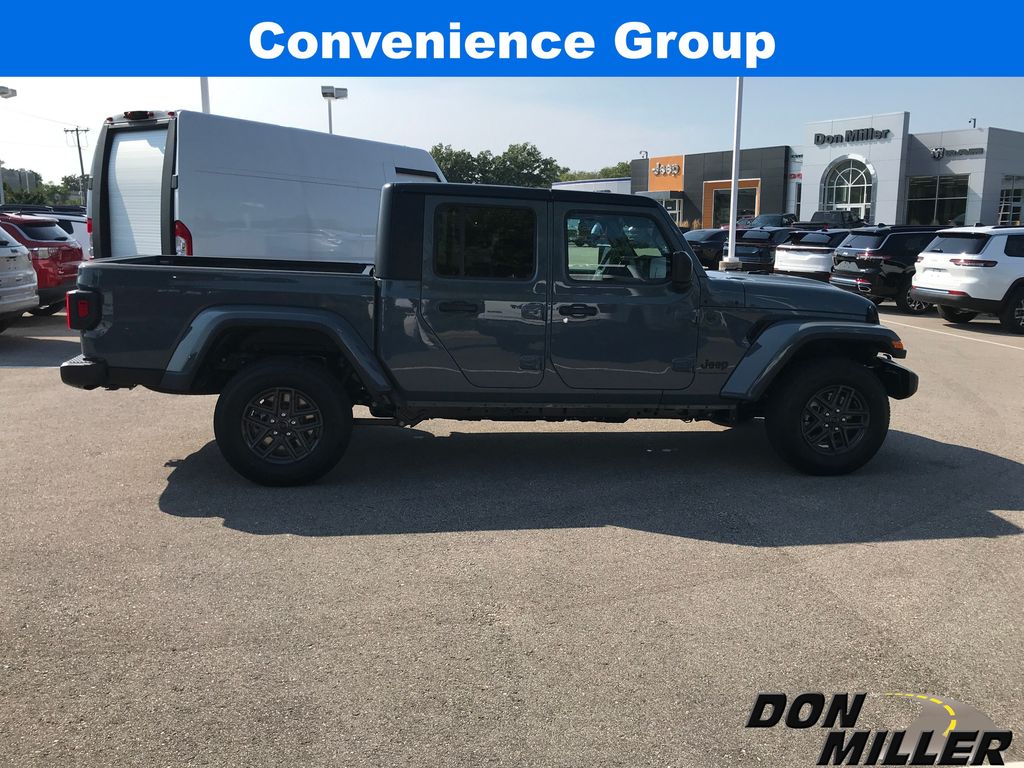2025 Jeep Gladiator Sport photo 4