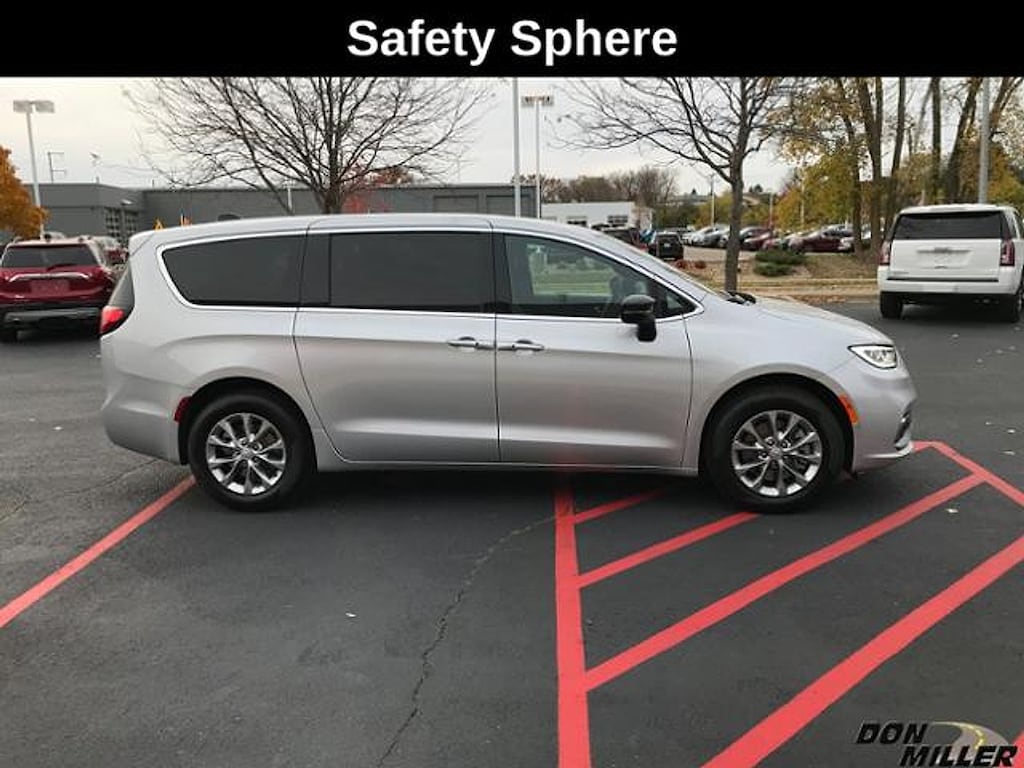 New 2026 Chrysler Pacifica Select AWD Passenger Van