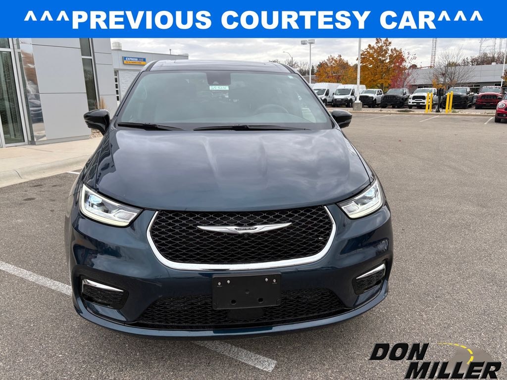 New 2025 Chrysler Pacifica Select Passenger Van