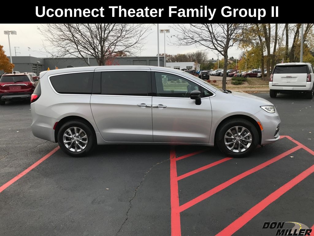 New 2026 Chrysler Pacifica Select Passenger Van