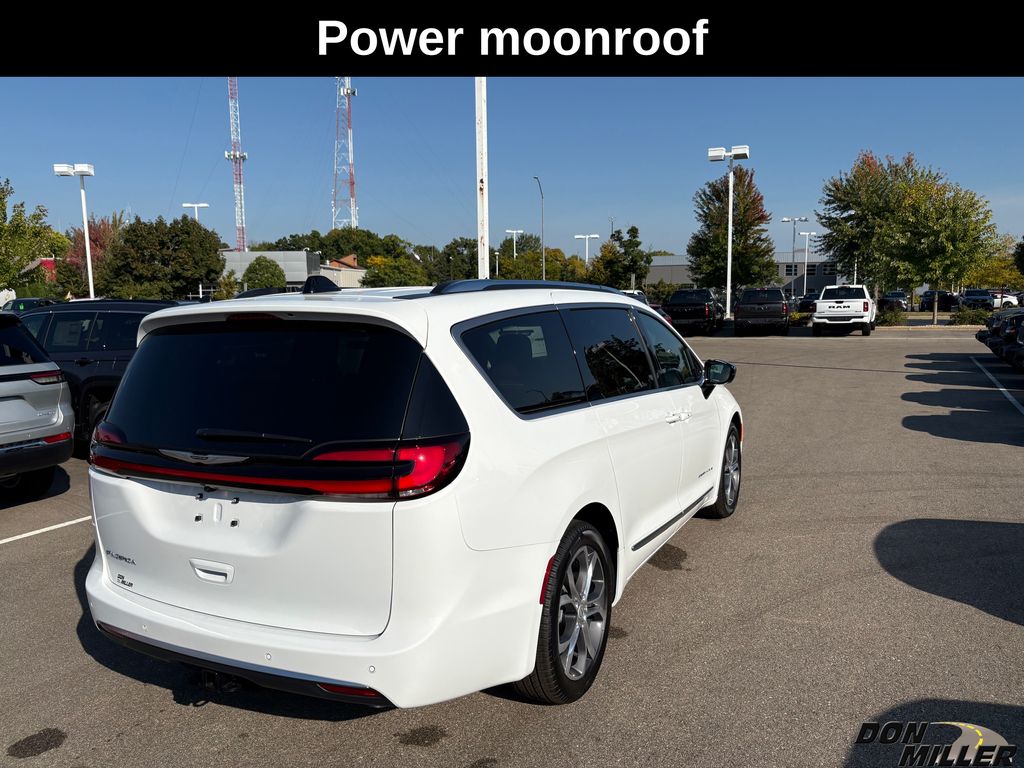 2026 Chrysler Pacifica Pinnacle - Photo 7