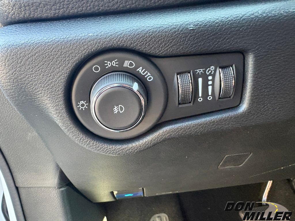 2026 Chrysler Pacifica Pinnacle - Photo 14