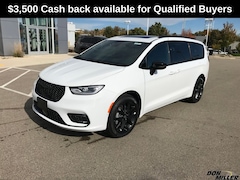 2026 Chrysler Pacifica Limited Passenger Van Madison WI